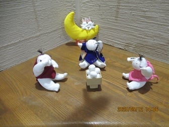 2957